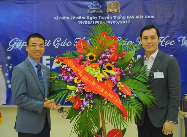 Tổng Giám Đốc B. P Việt Anh tiếp các cựu học viên 